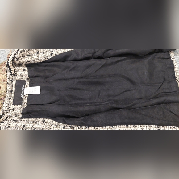 Jones New York Elegant Black and Cream Blazer - Picture 9 of 9